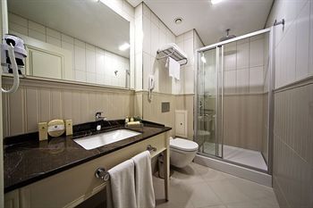 o Recital Hotel Bathroom
